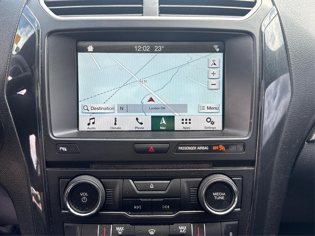 2018 Ford Explorer NAV LTHER PANORAMIC SUNROOF WE FINANCE ALL CREDIT Photo