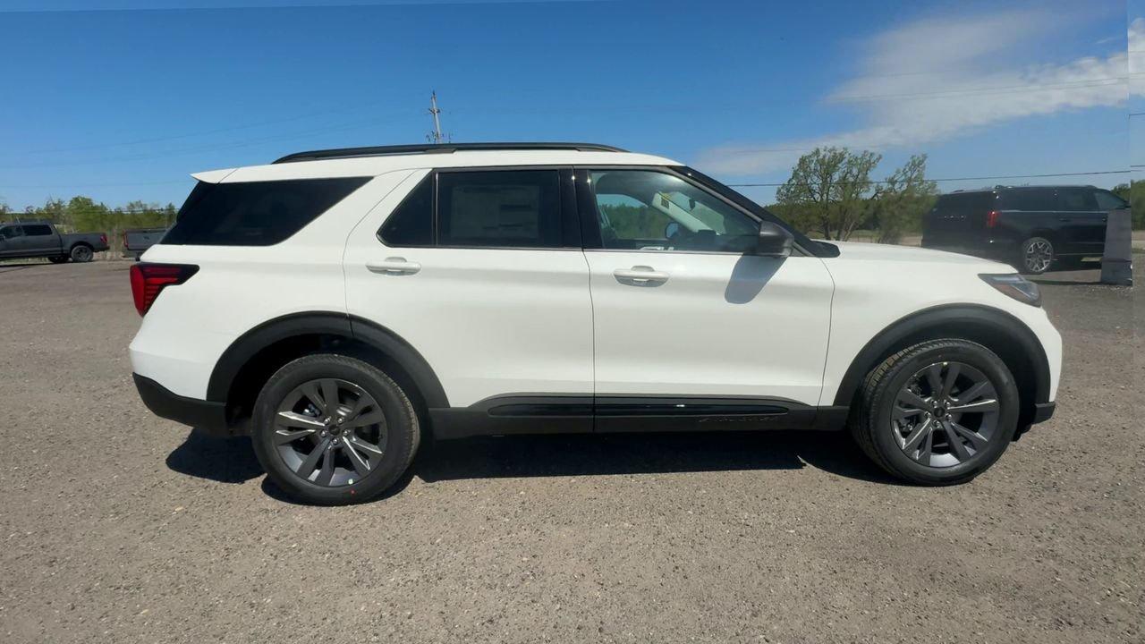 2026 Ford Explorer Active Photo