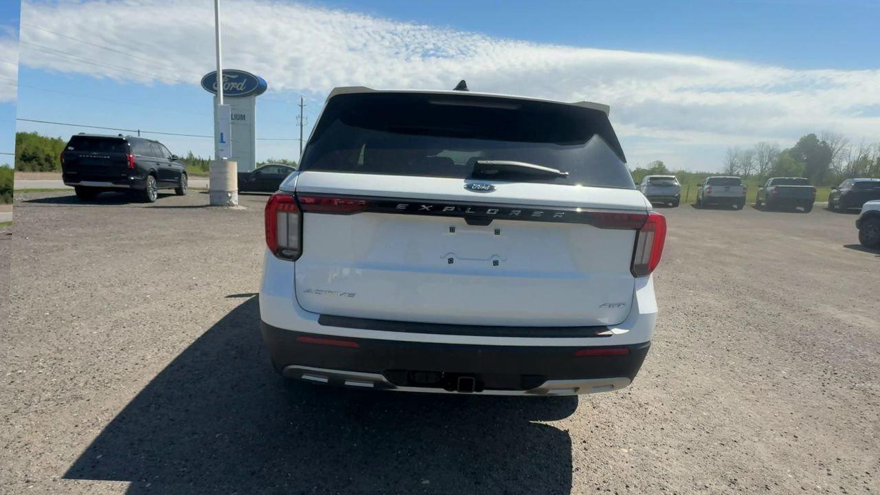 2026 Ford Explorer Active Photo