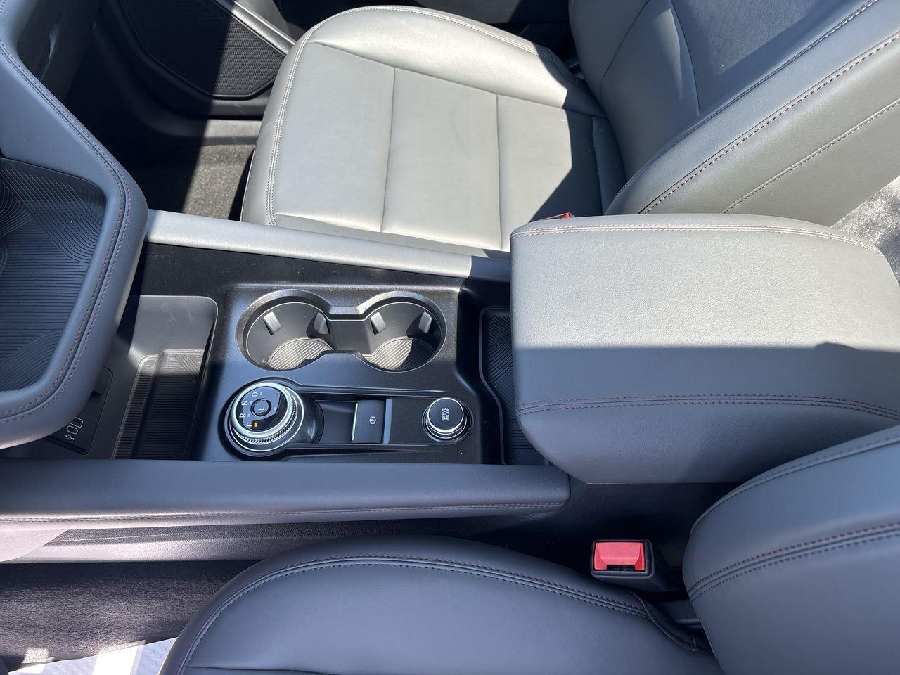 2026 Ford Explorer Active Photo