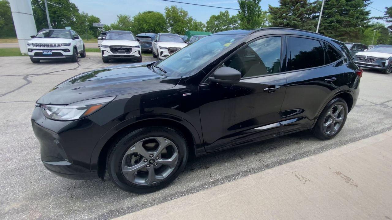 2023 Ford Escape ST-Line Photo