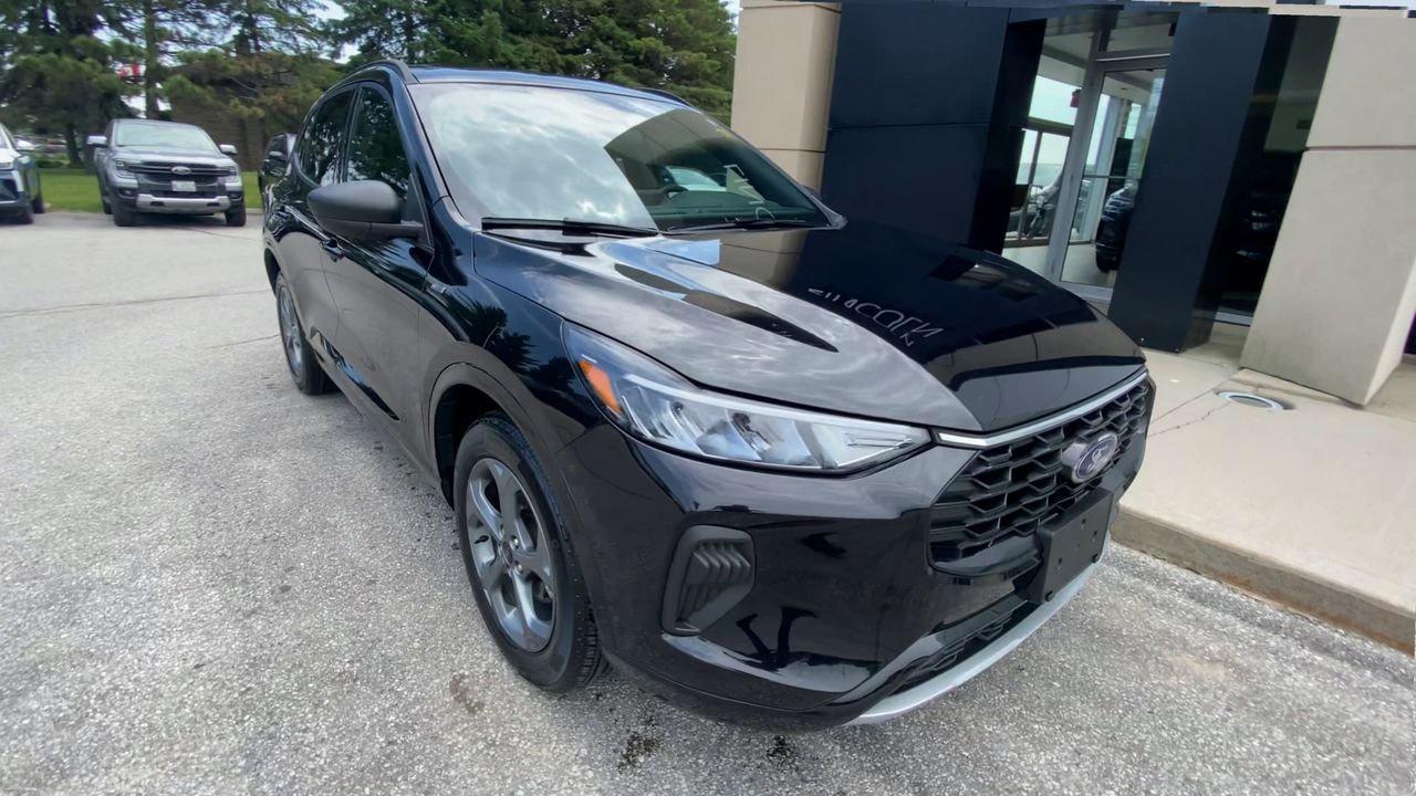 2023 Ford Escape ST-Line Photo