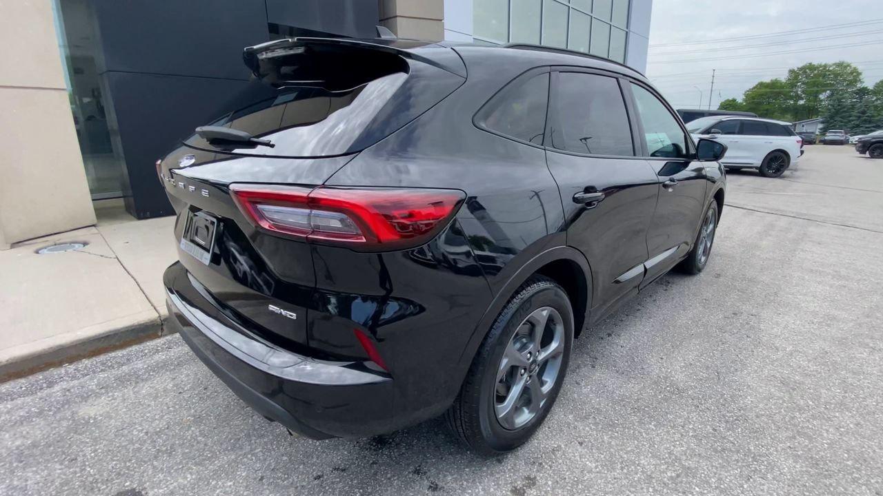 2023 Ford Escape ST-Line Photo