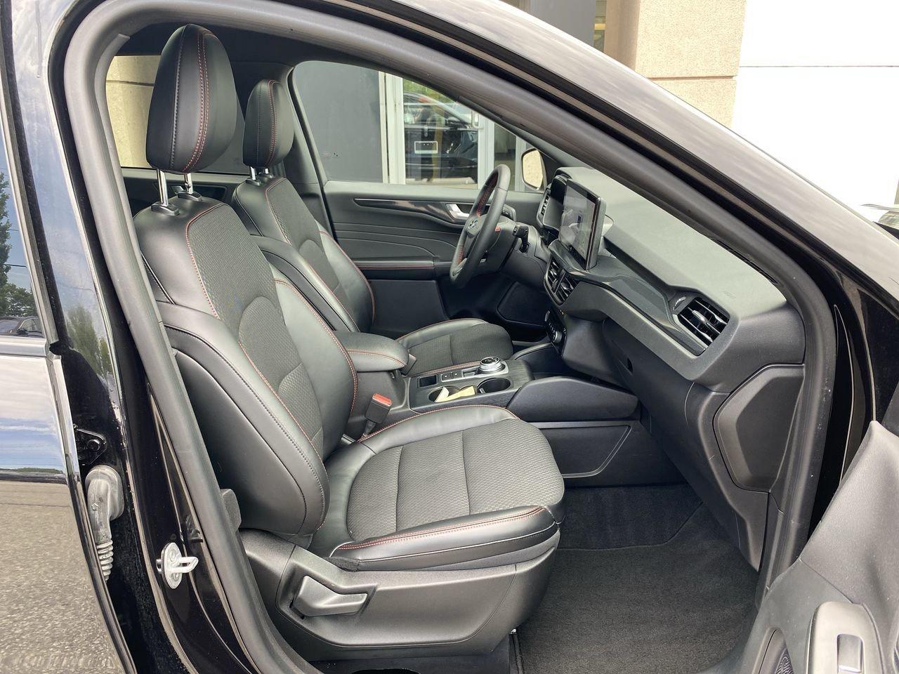 2023 Ford Escape ST-Line Photo