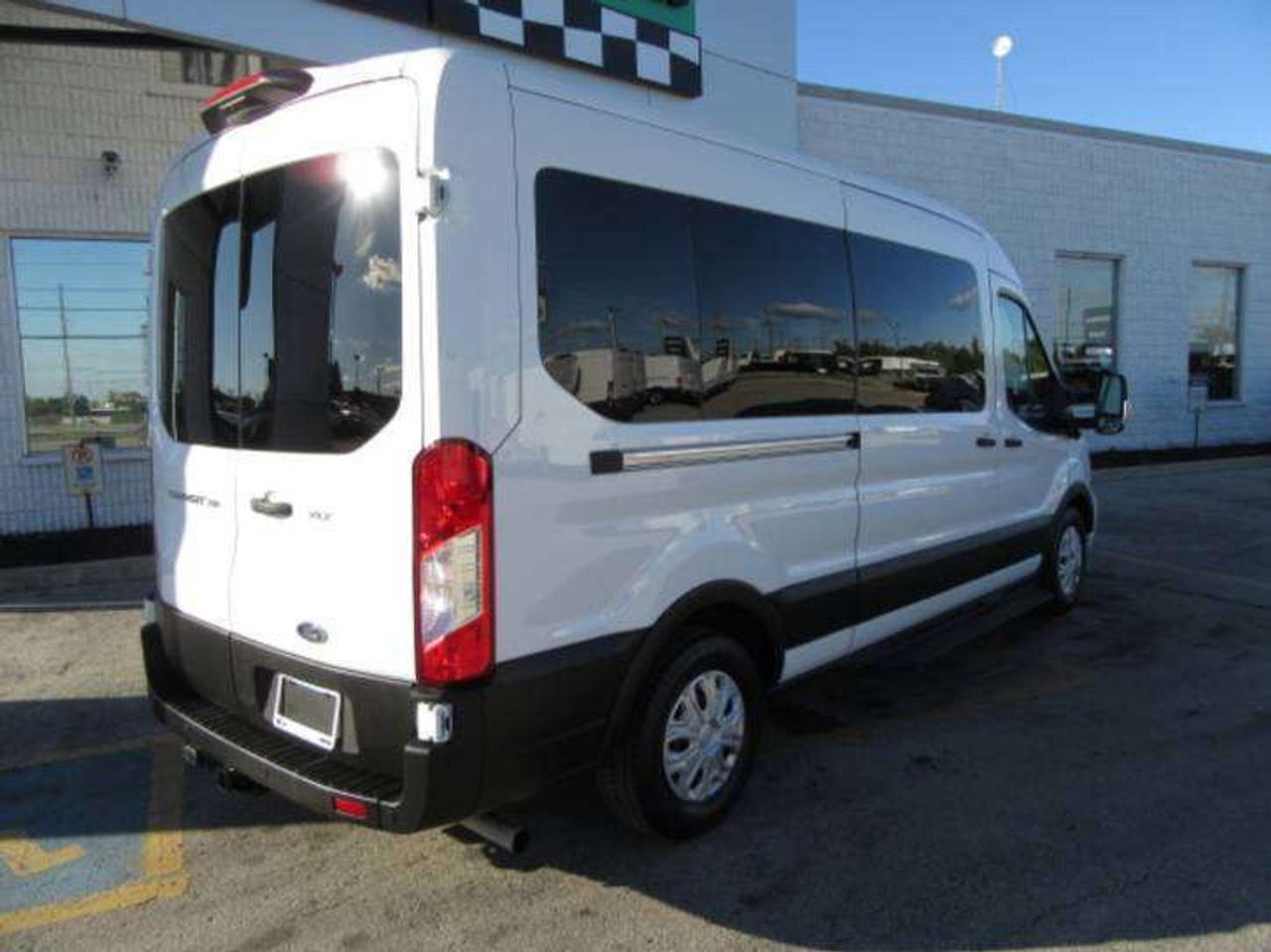 2023 Ford Transit Passenger Wagon T-350 15 PASSENGER VAN XLT Photo