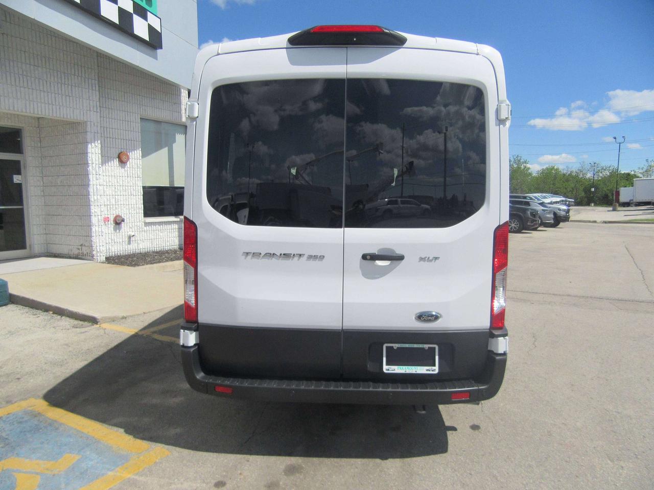 2023 Ford Transit Passenger Wagon T-350 15 PASSENGER VAN XLT Photo