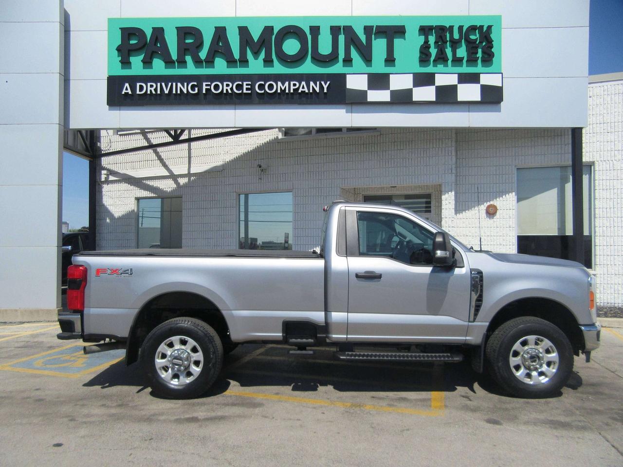 2023 Ford F-350 4X4 REGULAR CAB 8FT  LONG BOX XLT Photo1