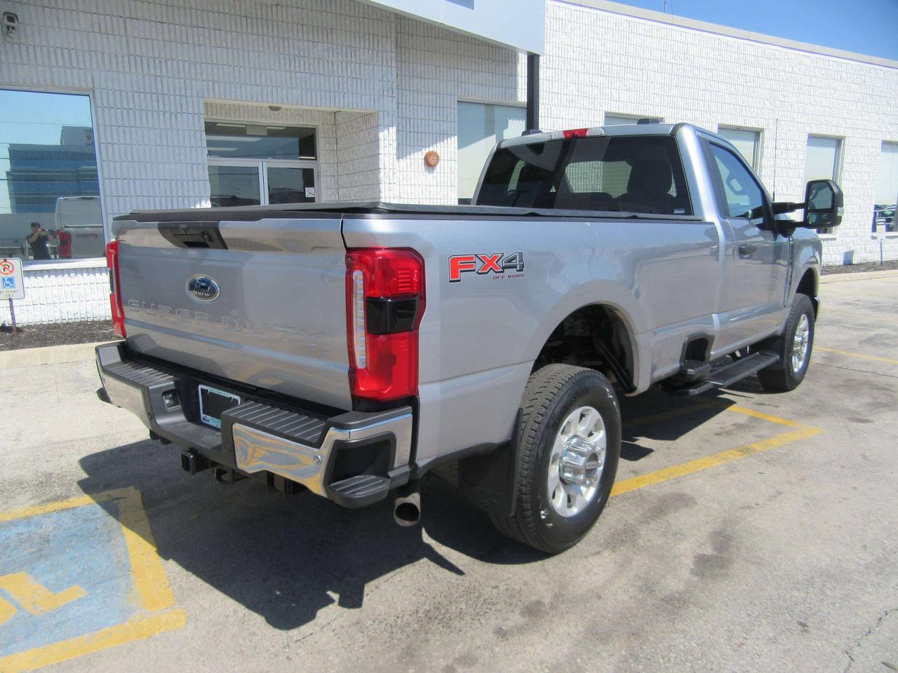 2023 Ford F-350 4X4 REGULAR CAB 8FT  LONG BOX XLT Photo