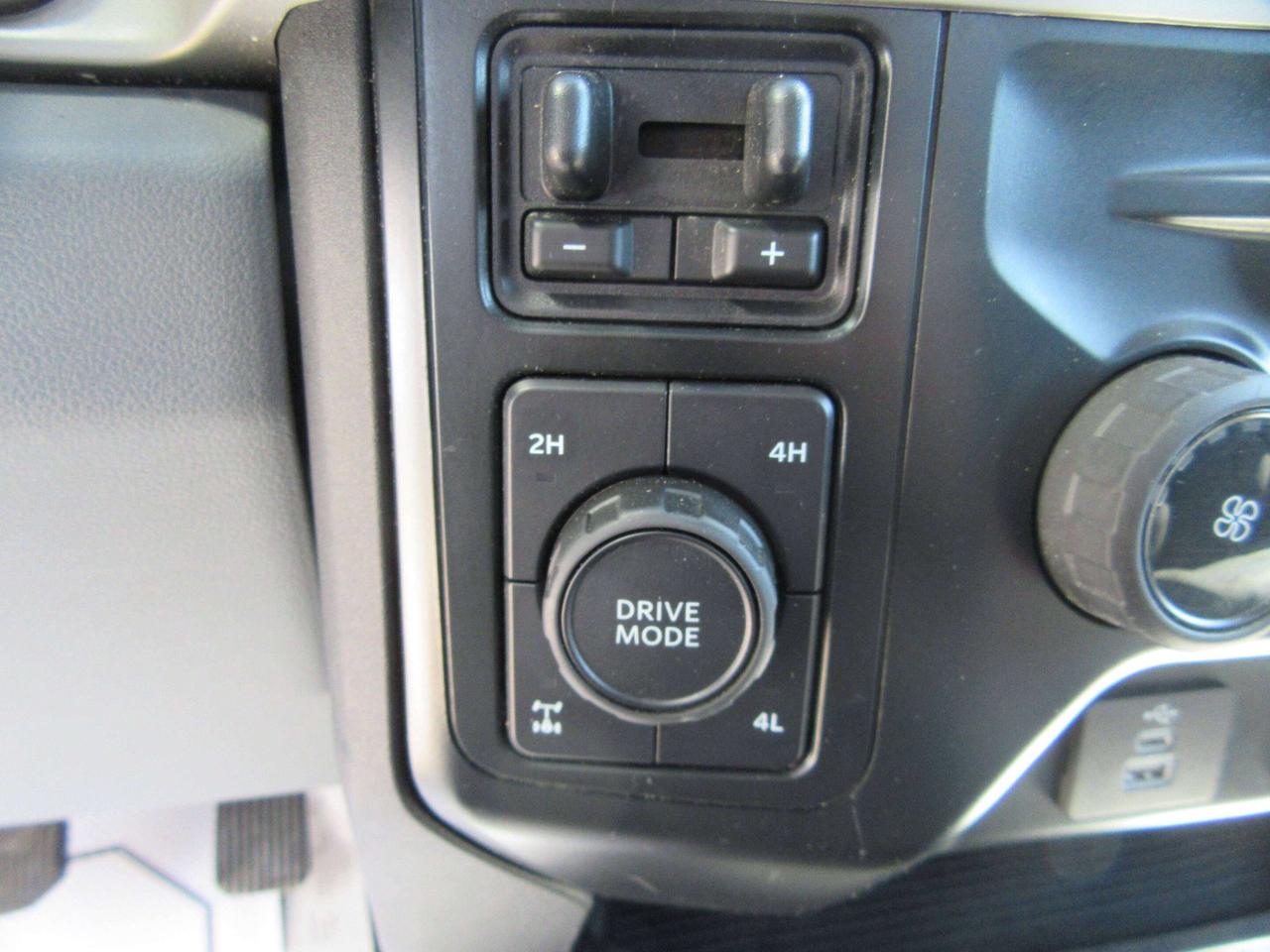 2023 Ford F-350 4X4 REGULAR CAB 8FT  LONG BOX XLT Photo