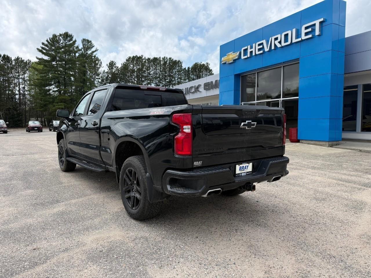 2024 Chevrolet Silverado 1500 LT Trail Boss RUNNING BOARDS. ALL WEATHER MATS. TR Photo