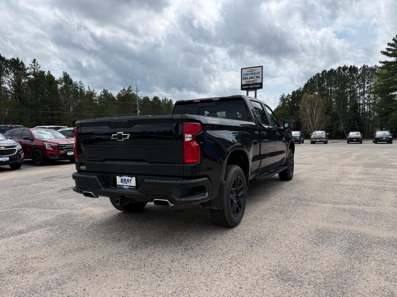 2024 Chevrolet Silverado 1500 LT Trail Boss RUNNING BOARDS. ALL WEATHER MATS. TR Photo