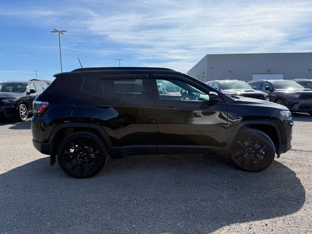 2024 Jeep Compass Altitude 4x4 Photo