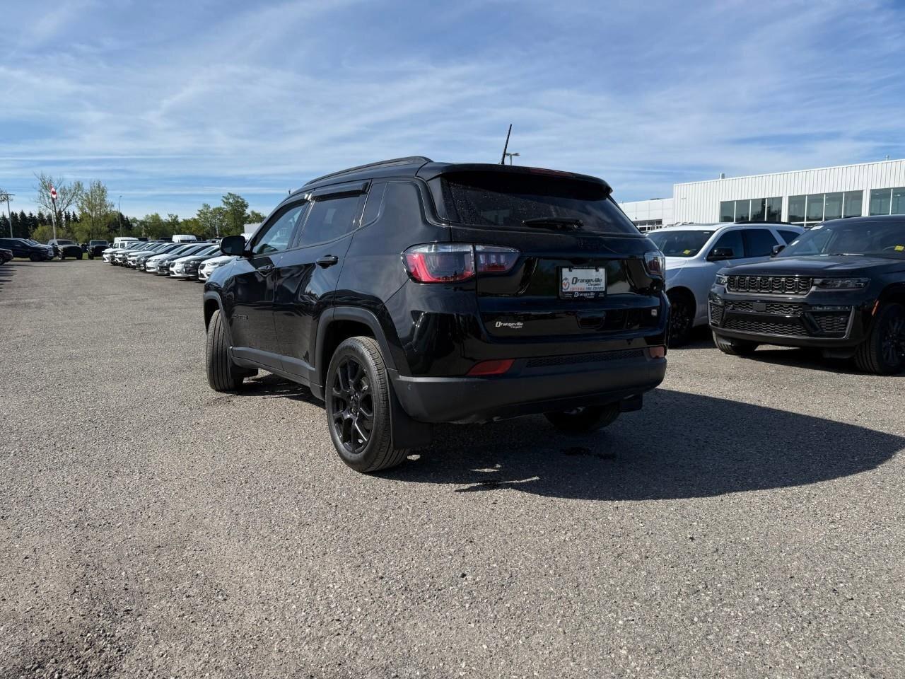2024 Jeep Compass Altitude 4x4 Photo