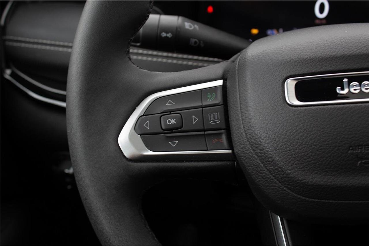2024 Jeep Compass Altitude 4x4 Photo