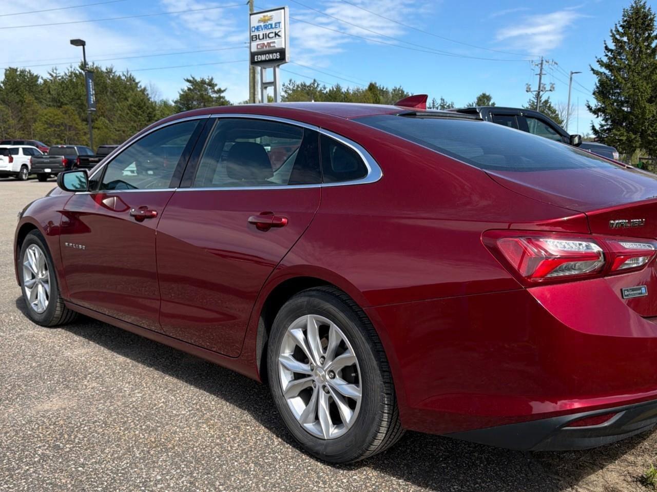 2019 Chevrolet Malibu 4dr Sdn LT w-1LT Photo