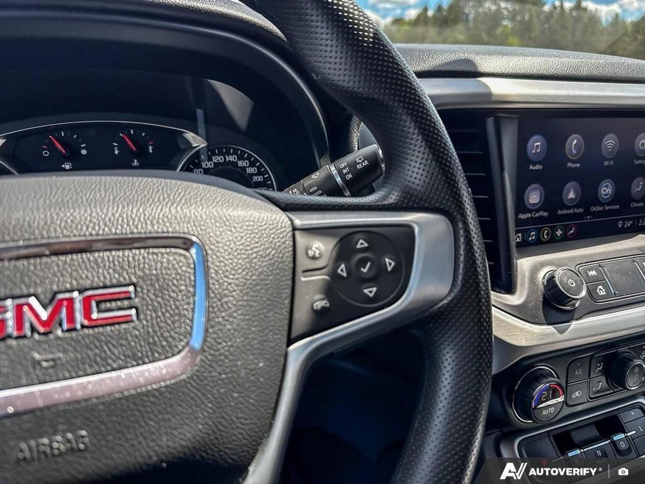 2023 GMC Acadia SLE TRAILERING PKG. 6 PASSENGER SEATING. Photo