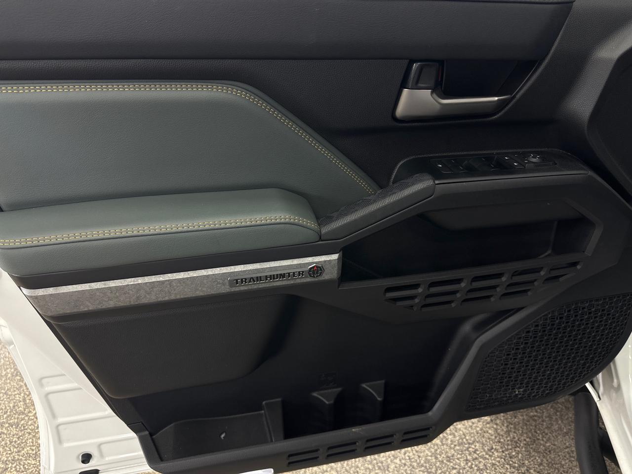 2025 Toyota TACOMA HYBRID Trail Photo
