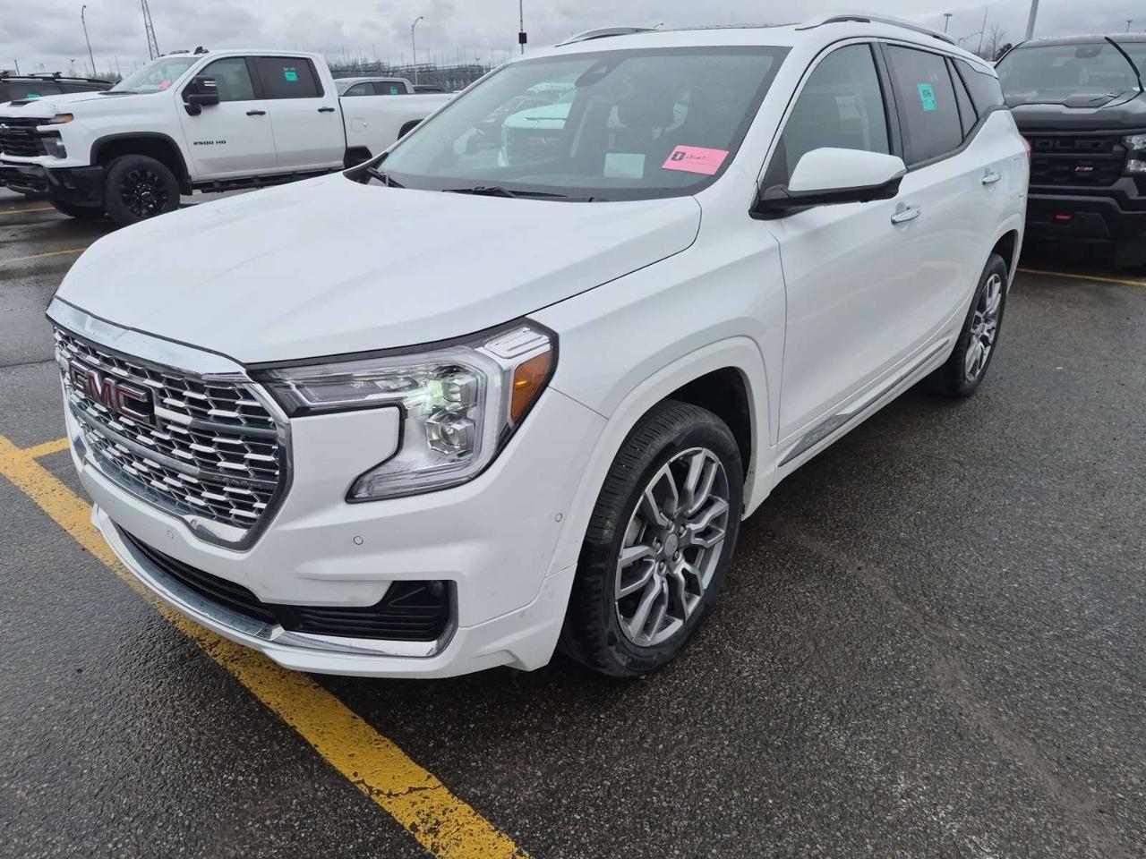 Serving Quinte for 60 years! 43,000 vehicles sold! We are one of Canadas largest independent retailers! High quantity-quality lease returns at live market pricing, best finance rates, rates as low as 6.45%, and no hidden fees. Up to 300 vehicles to choose from in 1 location. The way used car buying should be!