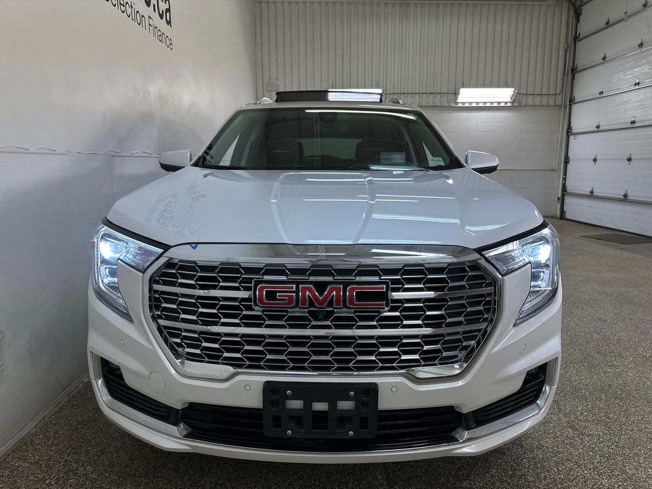 2024 GMC Terrain Denali Photo