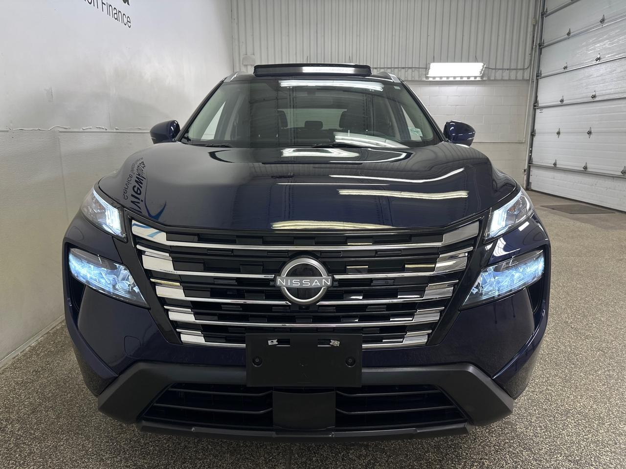 2024 Nissan Rogue SV MOONROOF Photo