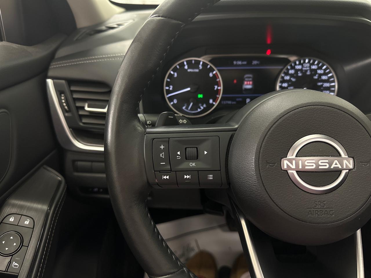 2024 Nissan Rogue SV MOONROOF Photo