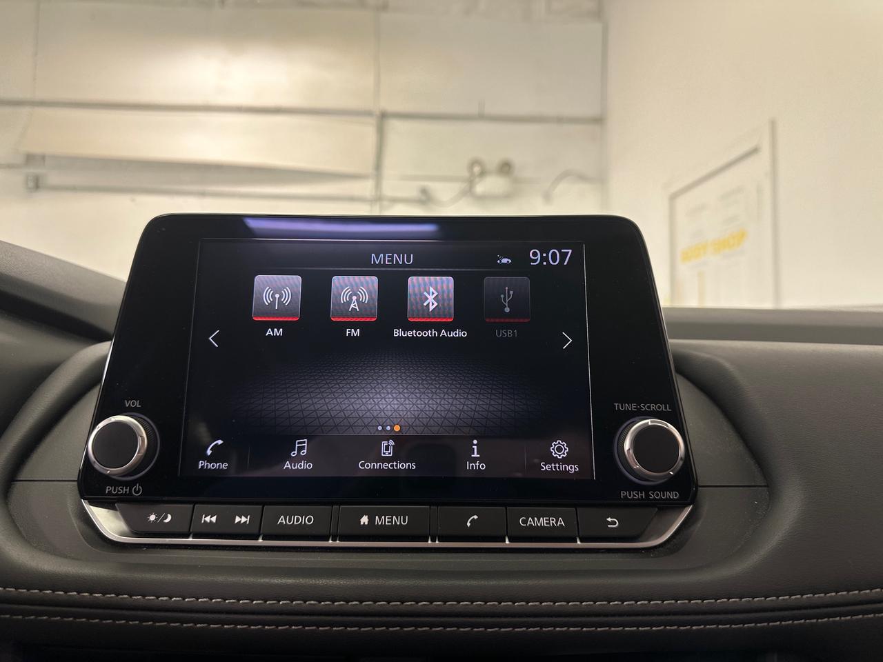 2024 Nissan Rogue SV MOONROOF Photo