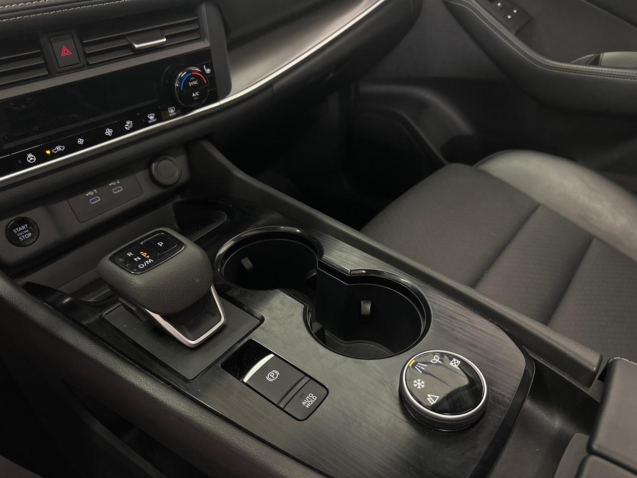 2024 Nissan Rogue SV MOONROOF Photo