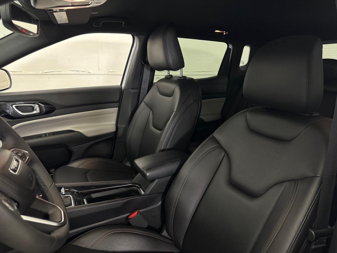 2024 Jeep Compass LIMITED Photo
