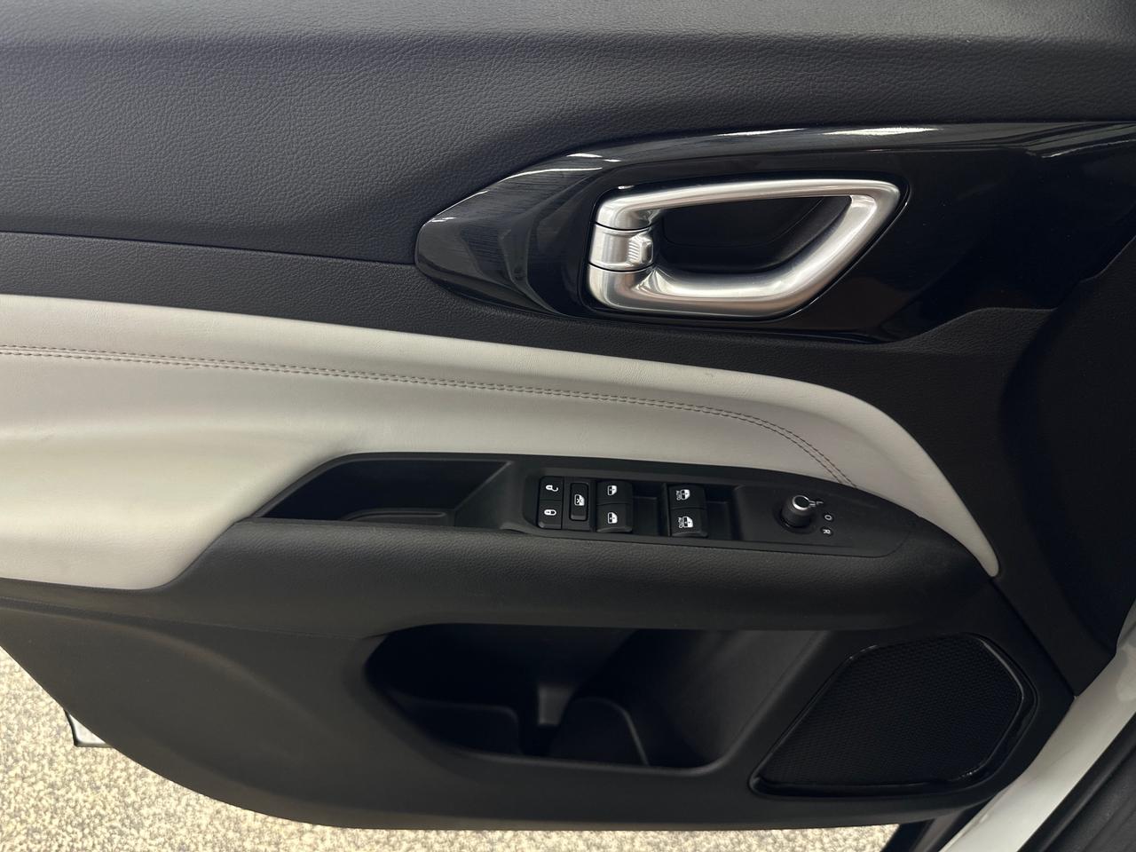 2024 Jeep Compass LIMITED Photo