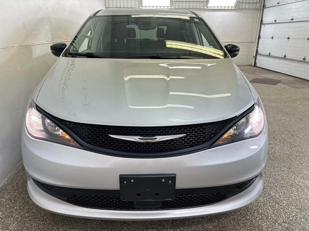 2024 Dodge Grand Caravan SXT Photo