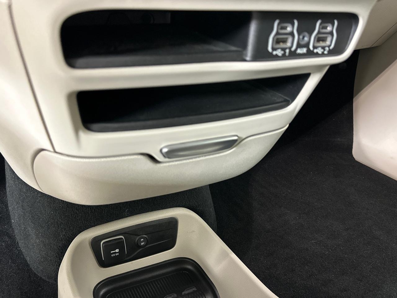 2024 Dodge Grand Caravan SXT Photo