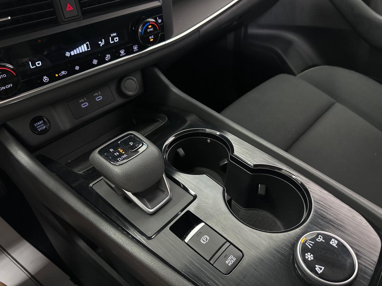 2025 Nissan Rogue S Photo