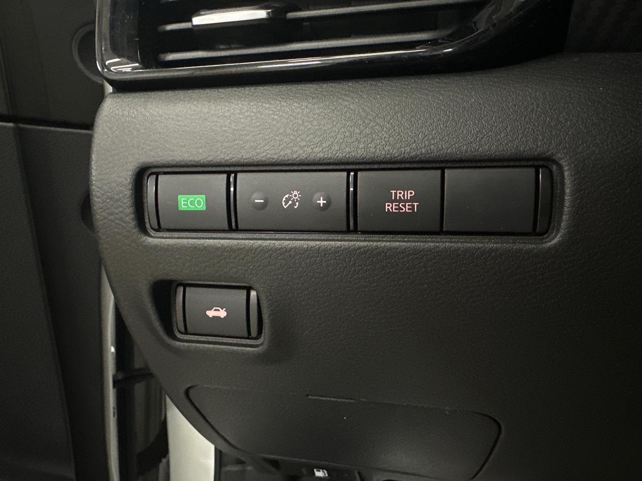 2024 Nissan Sentra SV Photo