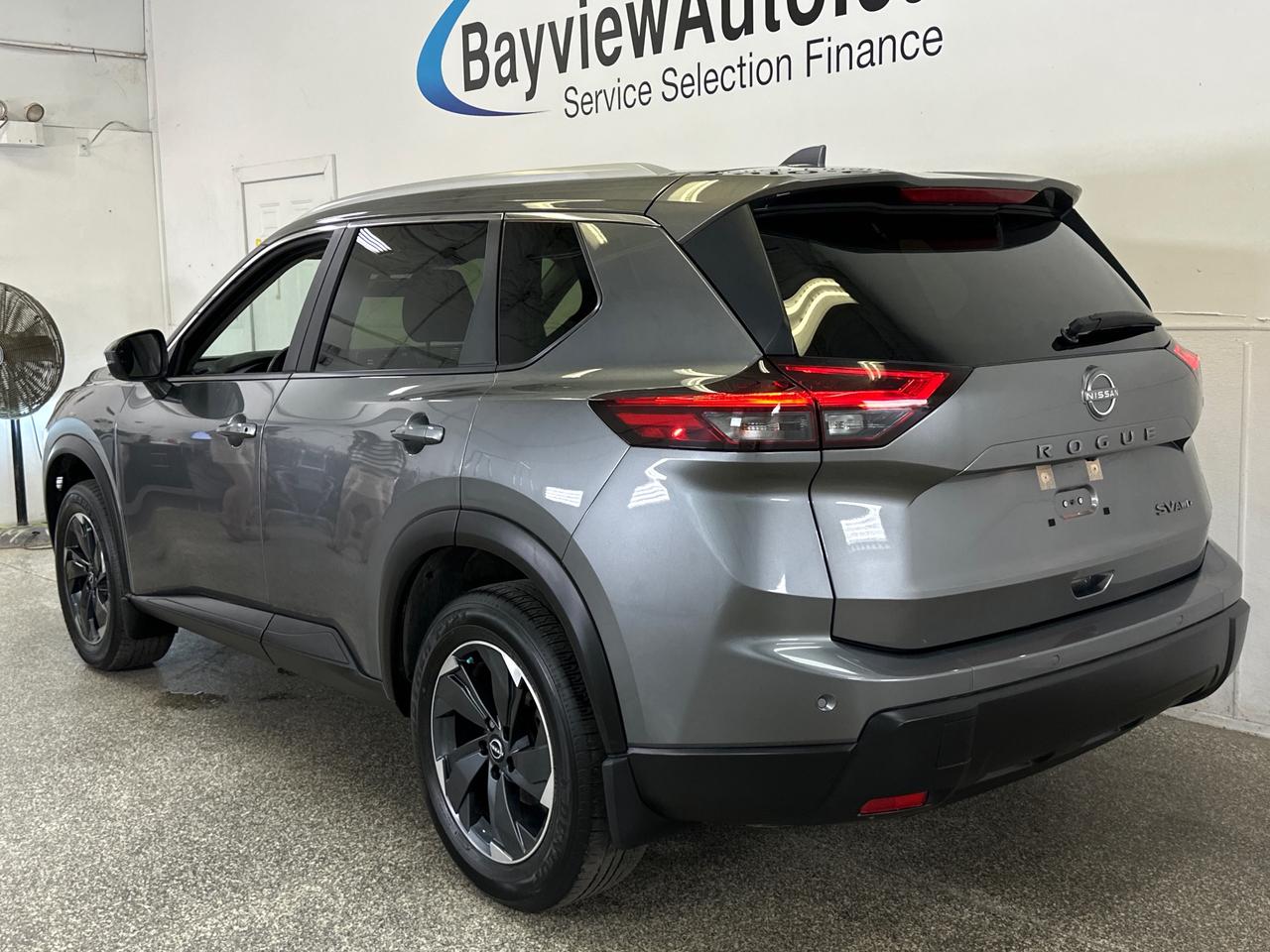 2024 Nissan Rogue SV MOONROOF Photo4