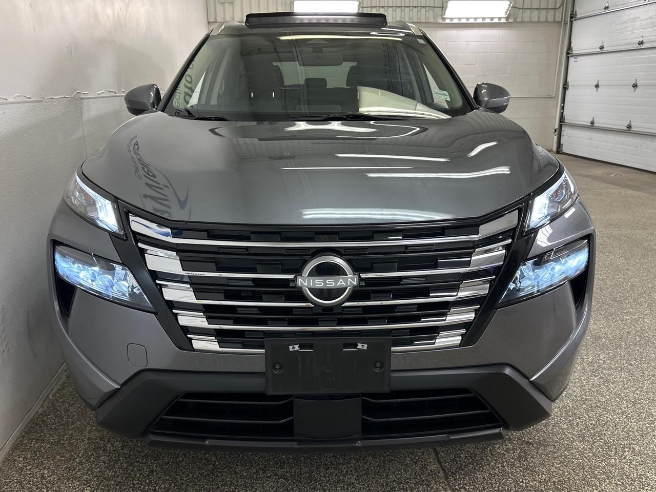 2024 Nissan Rogue SV MOONROOF Photo