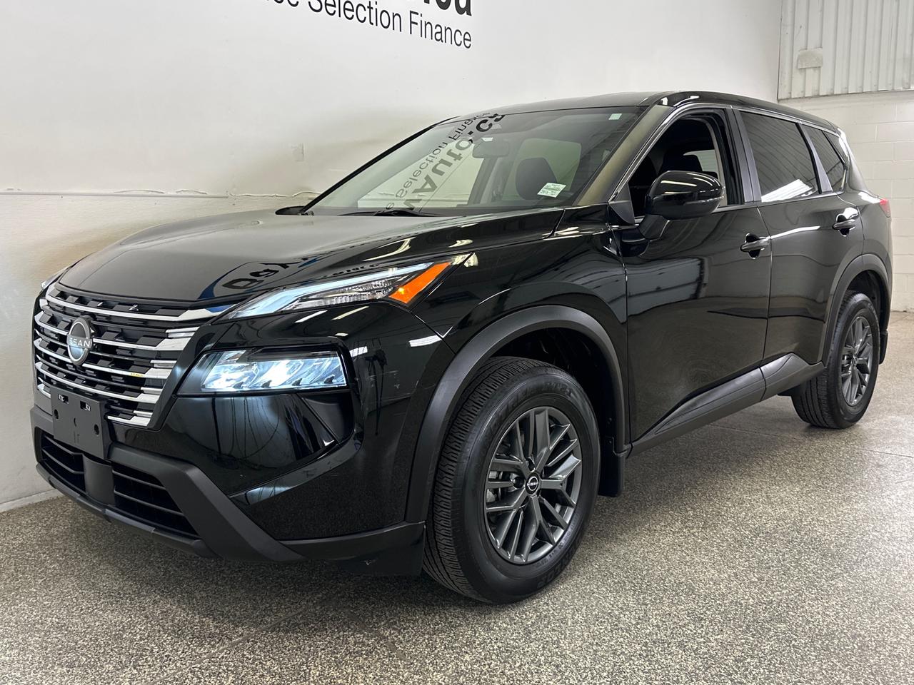 2024 Nissan Rogue S Photo2