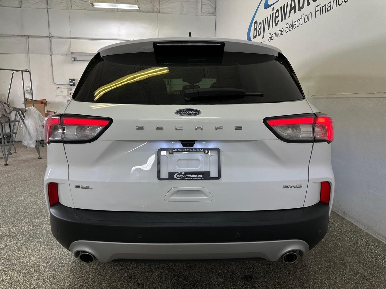 2022 Ford Escape SEL - AWD/LEATHER/NAVI/1 OWNER LEASE RETURN! Photo