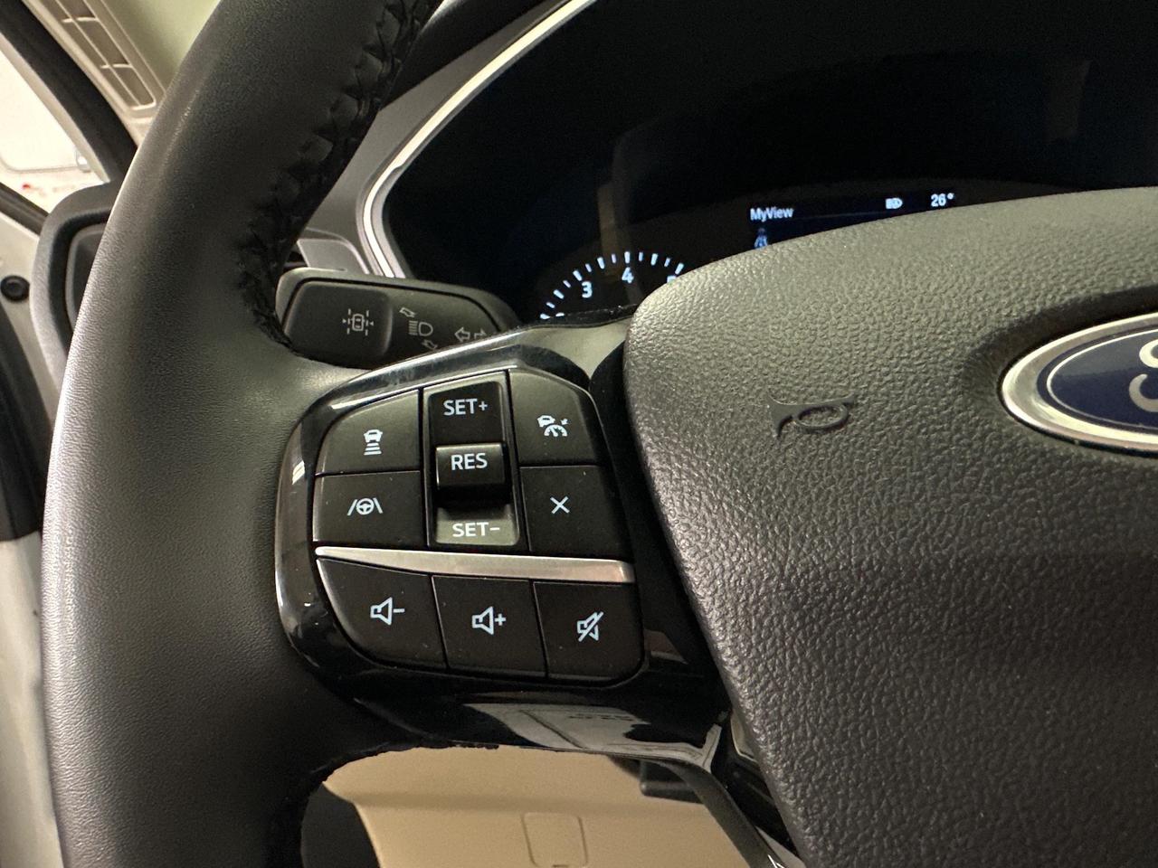 2022 Ford Escape SEL - AWD/LEATHER/NAVI/1 OWNER LEASE RETURN! Photo
