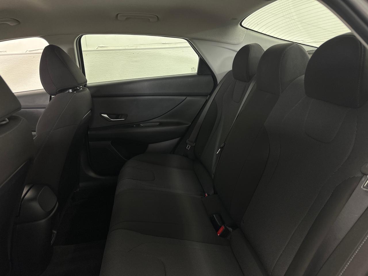 2025 Hyundai Elantra Essential Photo