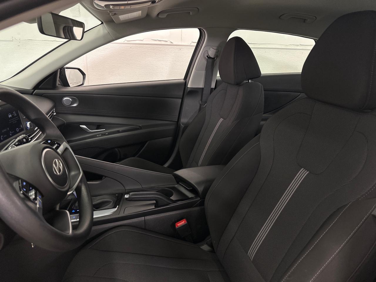 2025 Hyundai Elantra Essential Photo