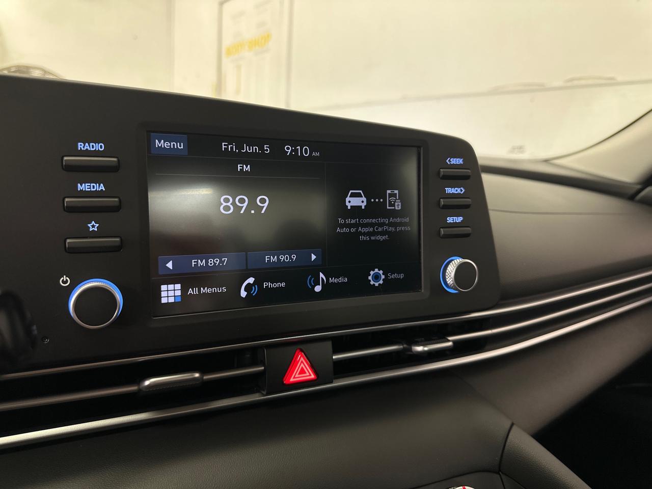 2025 Hyundai Elantra Essential Photo
