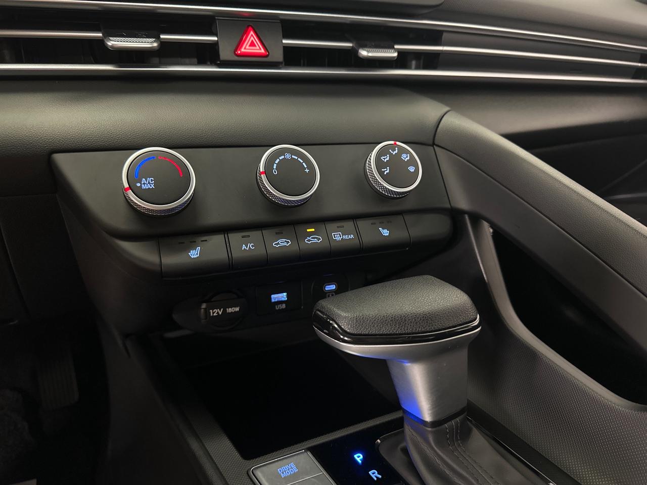 2025 Hyundai Elantra Essential Photo
