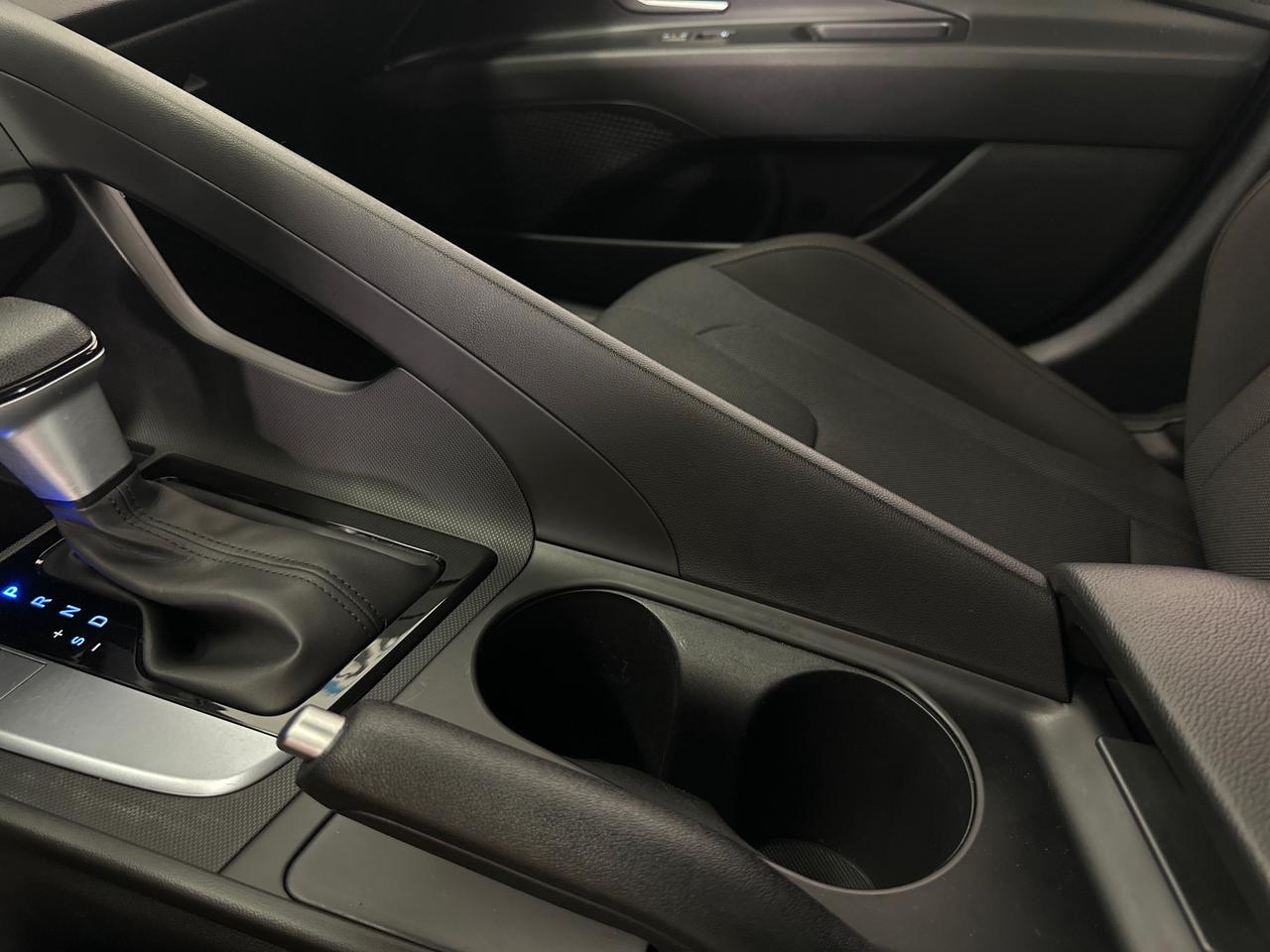 2025 Hyundai Elantra Essential Photo