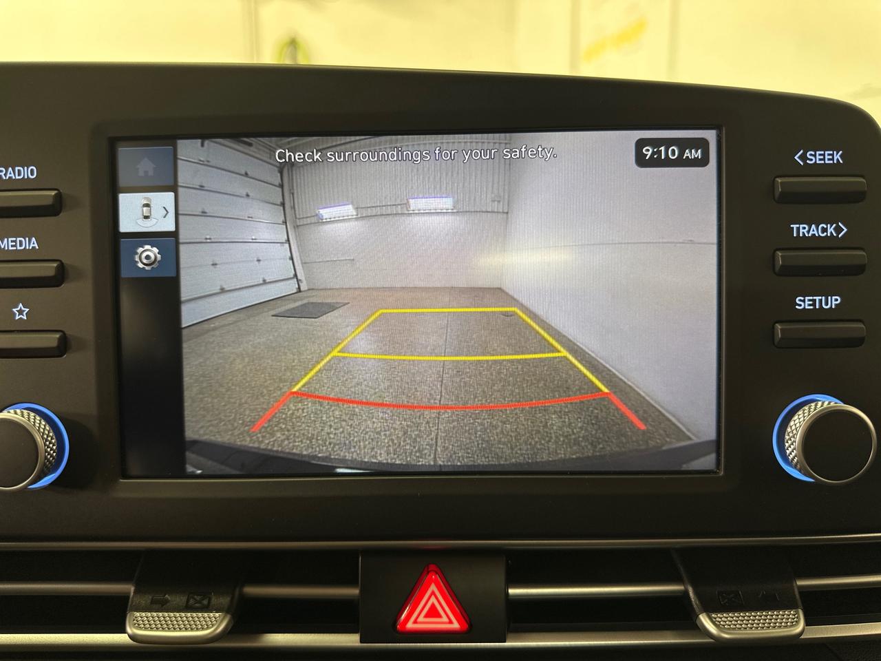 2025 Hyundai Elantra Essential Photo