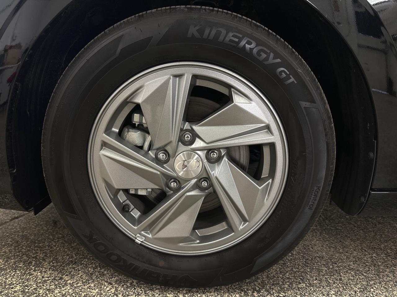 2025 Hyundai Elantra Essential Photo