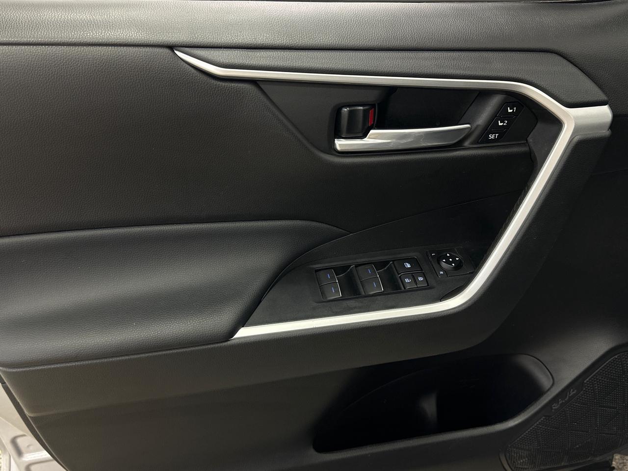 2022 Toyota RAV4 XLE 4dr All-wheel Drive Photo
