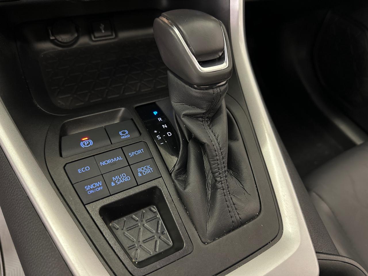 2022 Toyota RAV4 XLE 4dr All-wheel Drive Photo