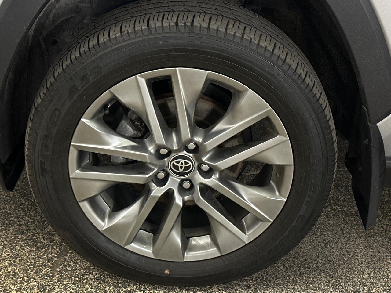 2022 Toyota RAV4 XLE 4dr All-wheel Drive Photo