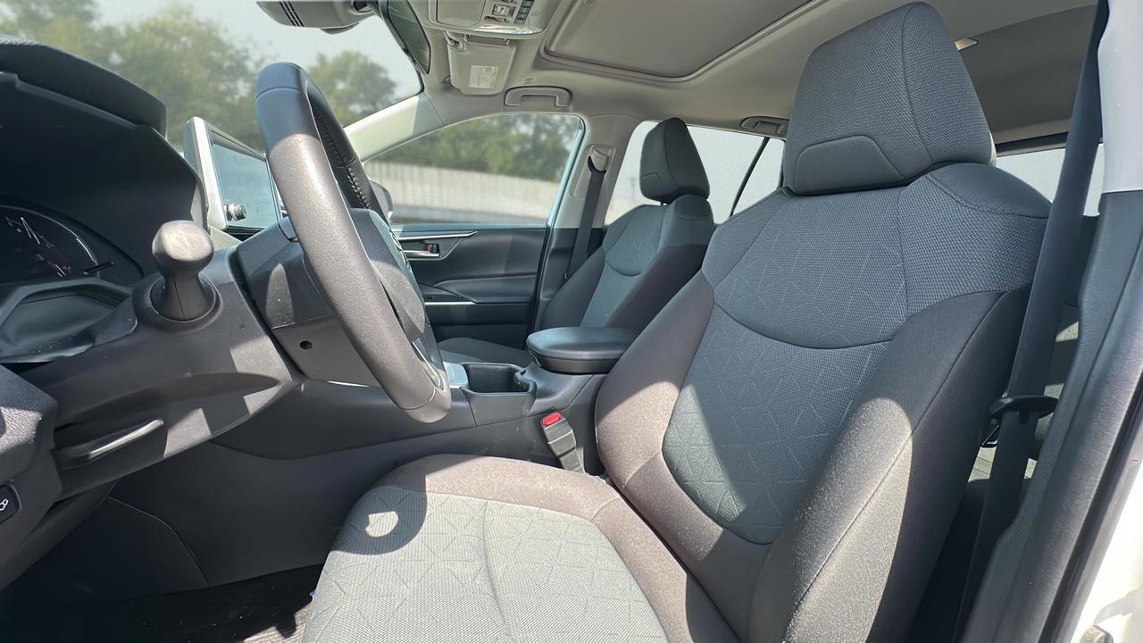 2025 Toyota RAV4 XLE AWD Photo