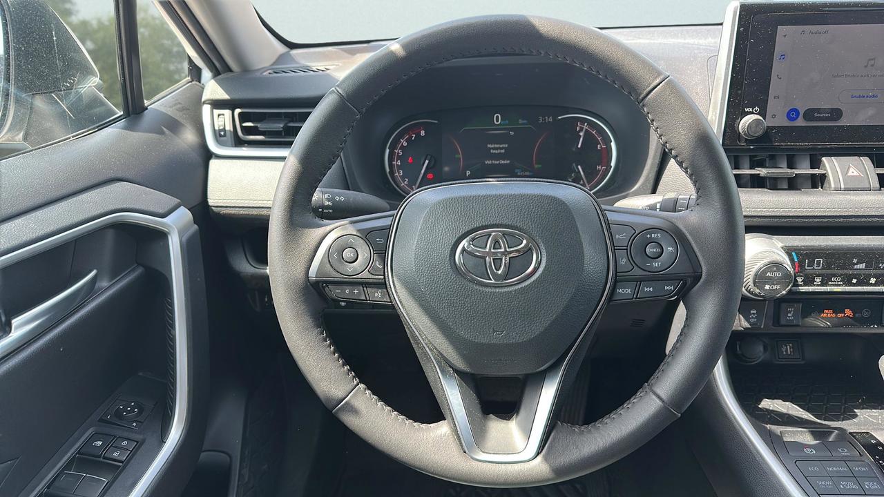 2025 Toyota RAV4 XLE AWD Photo